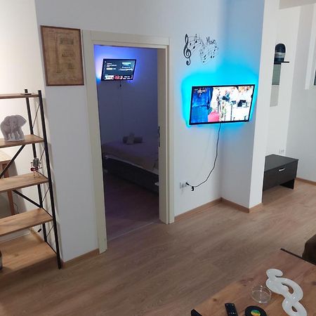 Apartman Muzika Jagodina Buitenkant foto
