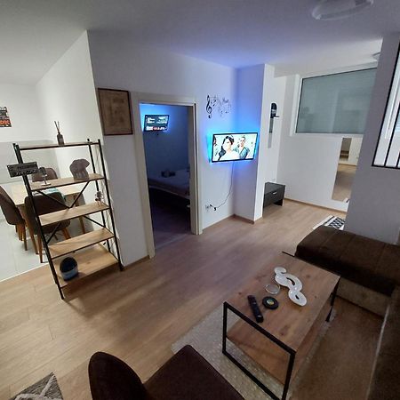 Apartman Muzika Jagodina Buitenkant foto