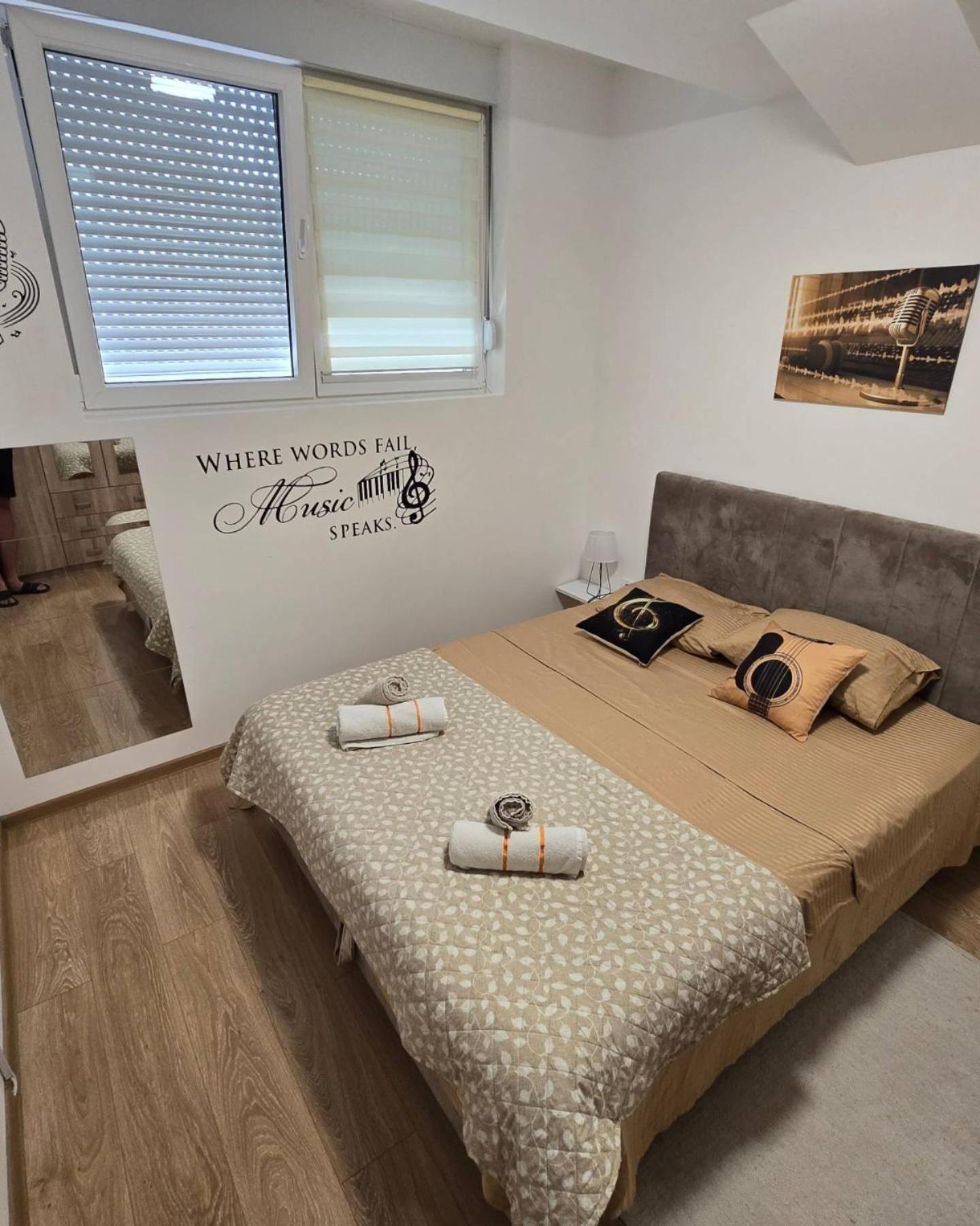 Apartman Muzika Jagodina Buitenkant foto