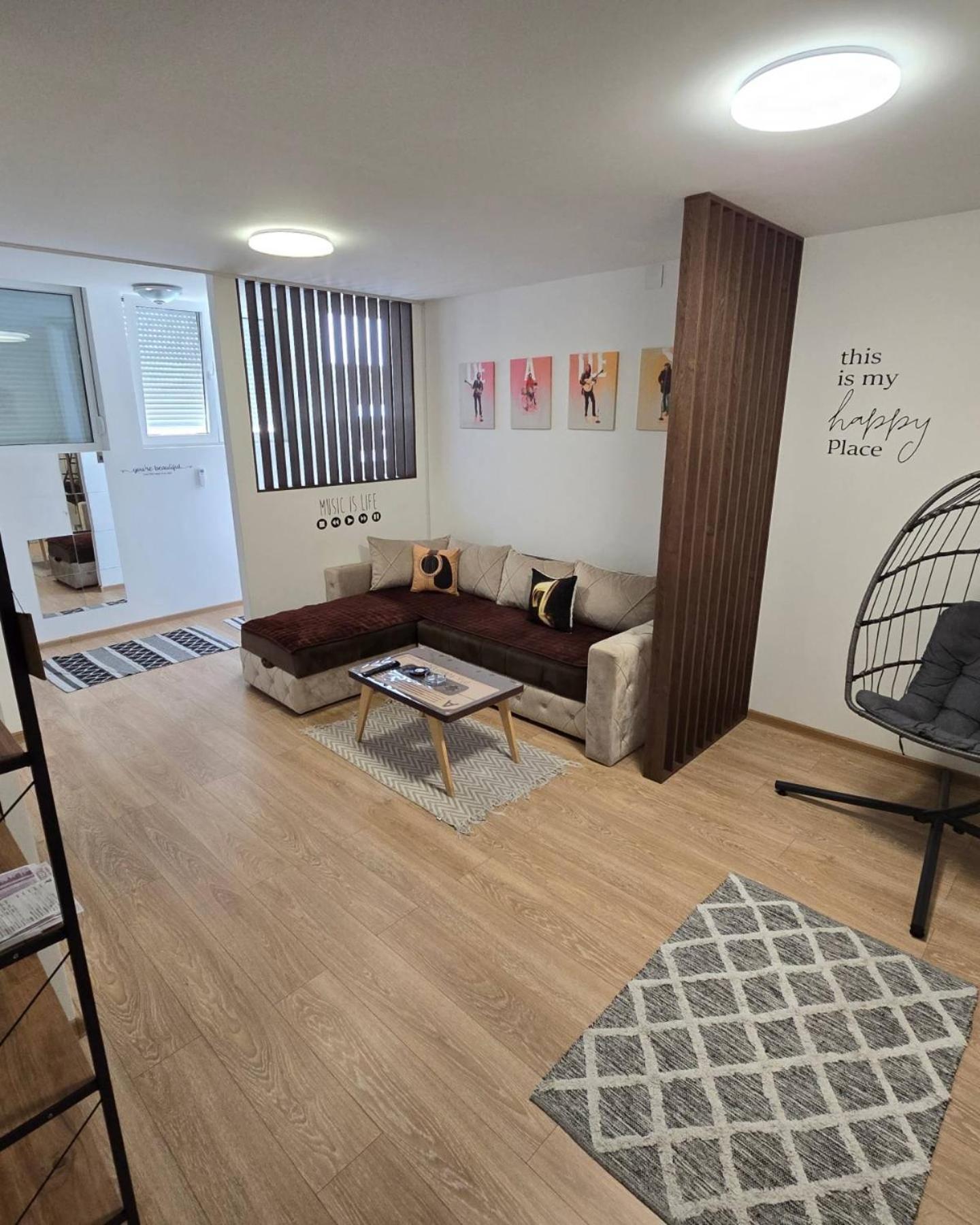Apartman Muzika Jagodina Buitenkant foto